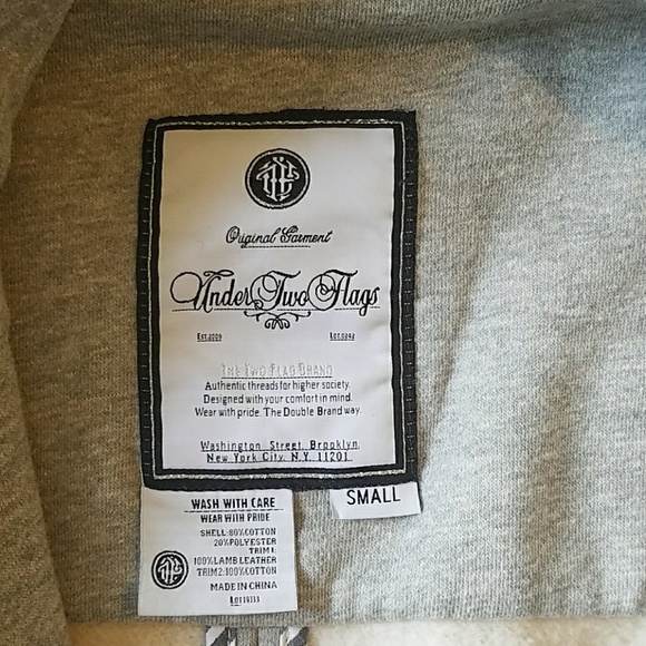 Under 2 flags jacket with lambskin yoke accent. - Picture 5 of 6